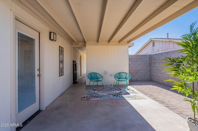 Building Photo - 7526 E McKinley St