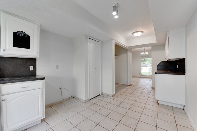 Building Photo - 15702 Mendocino Dr