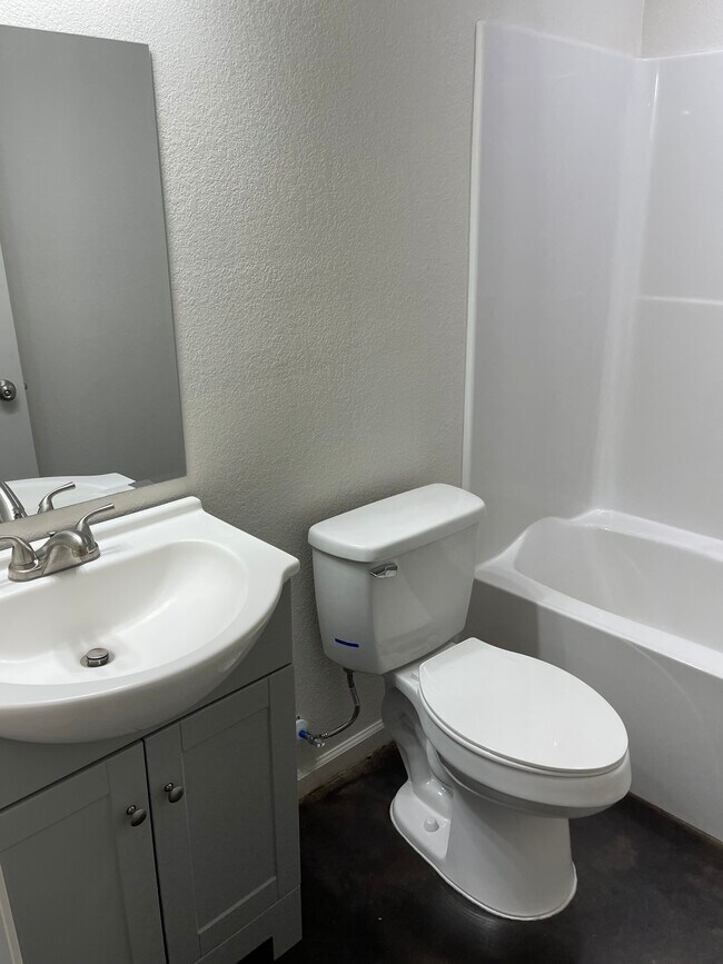 Building Photo - 5317 E Nettleton Ave