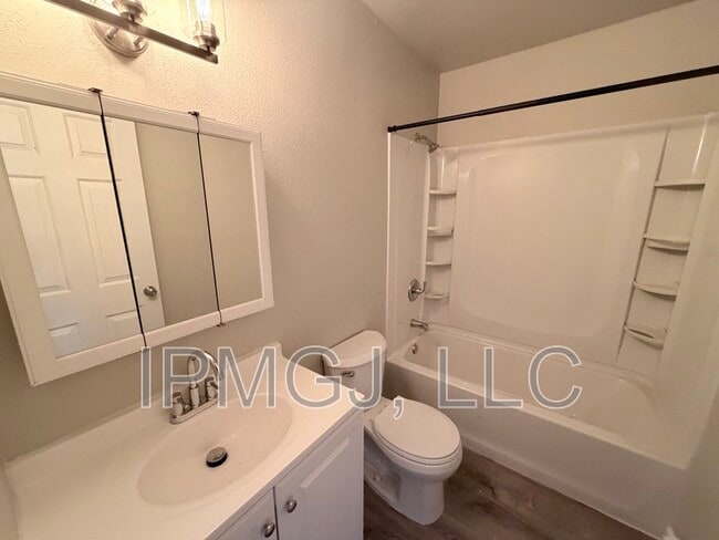 Building Photo - 3246 Downey Ct
