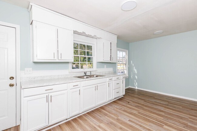 Building Photo - 1830DUPLEX