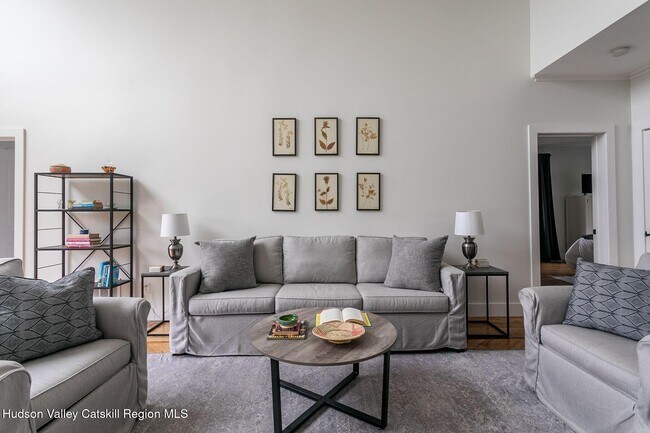 Building Photo - 29 Le Grand Ave