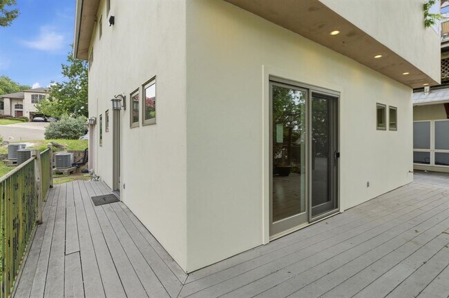 Building Photo - 3801 Mia Tia Cir