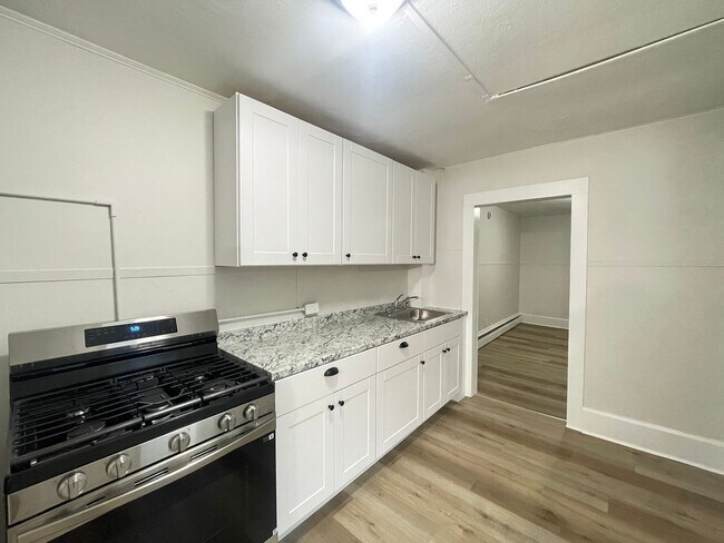 Building Photo - 51 Pennacook St