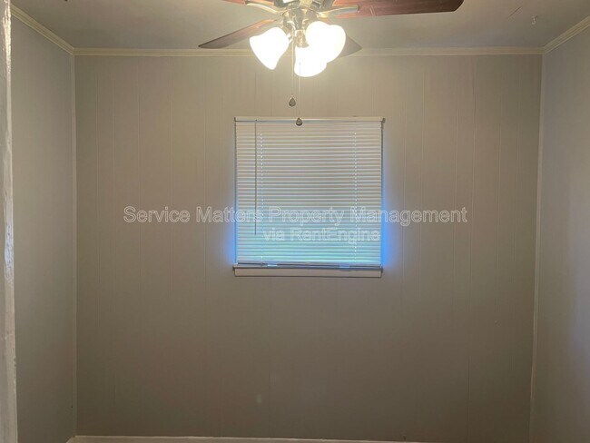 Building Photo - 714 N 48th Ave