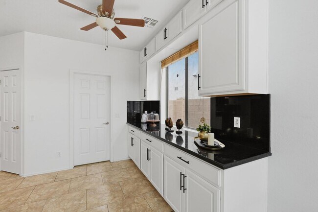 Building Photo - 6843 S 26th St