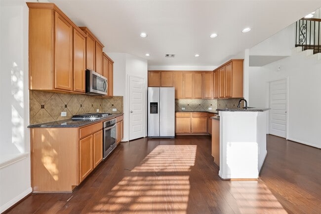 Building Photo - 20515 Bandrock Terrace