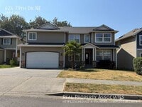 Building Photo - 624 79th Dr NE