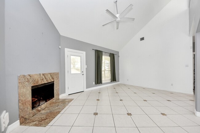 Building Photo - 18315 Brenwood Menor Dr