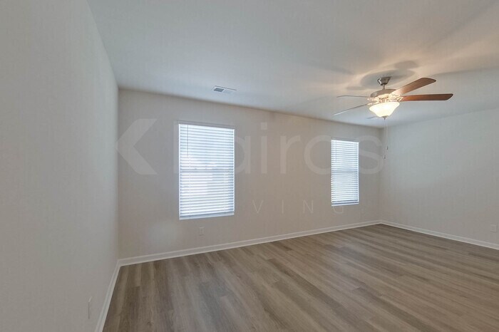 Building Photo - 112 Overstreet Way
