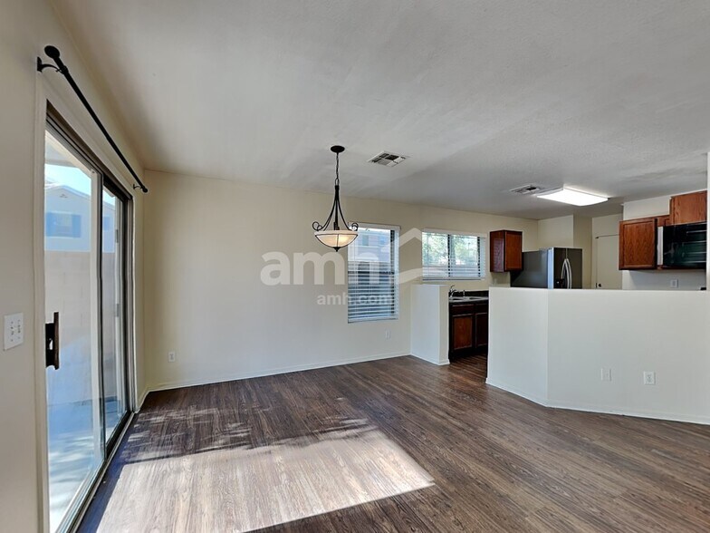 Building Photo - 9680 N 82nd Ln
