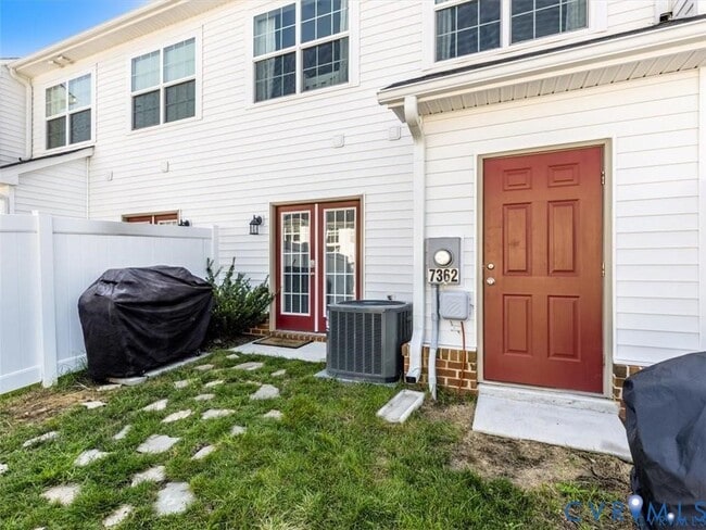 Building Photo - 7362 Pebble Lake Dr