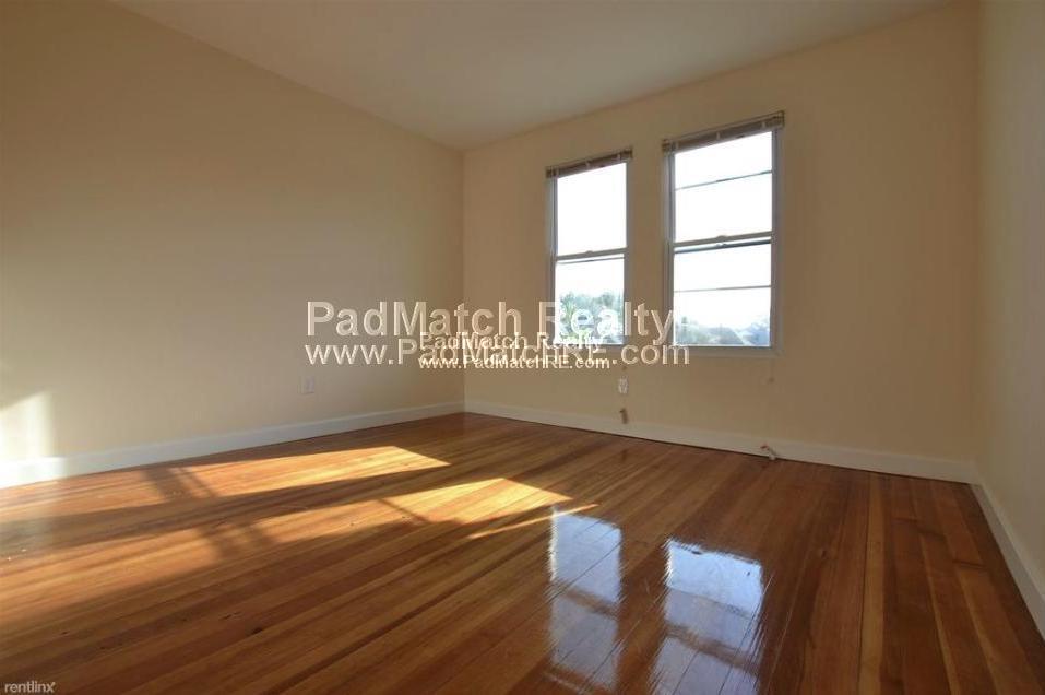 Building Photo - 23 Weitz St