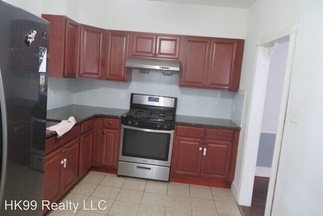 Building Photo - 3 br, 1.5 bath House - 7032 Walker St.