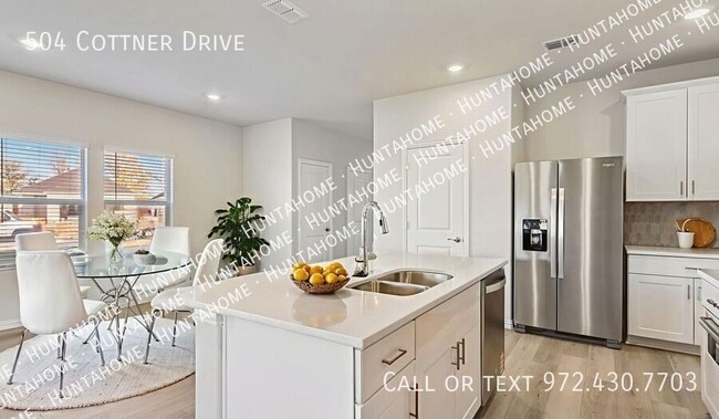 Building Photo - 504 Cottner Dr