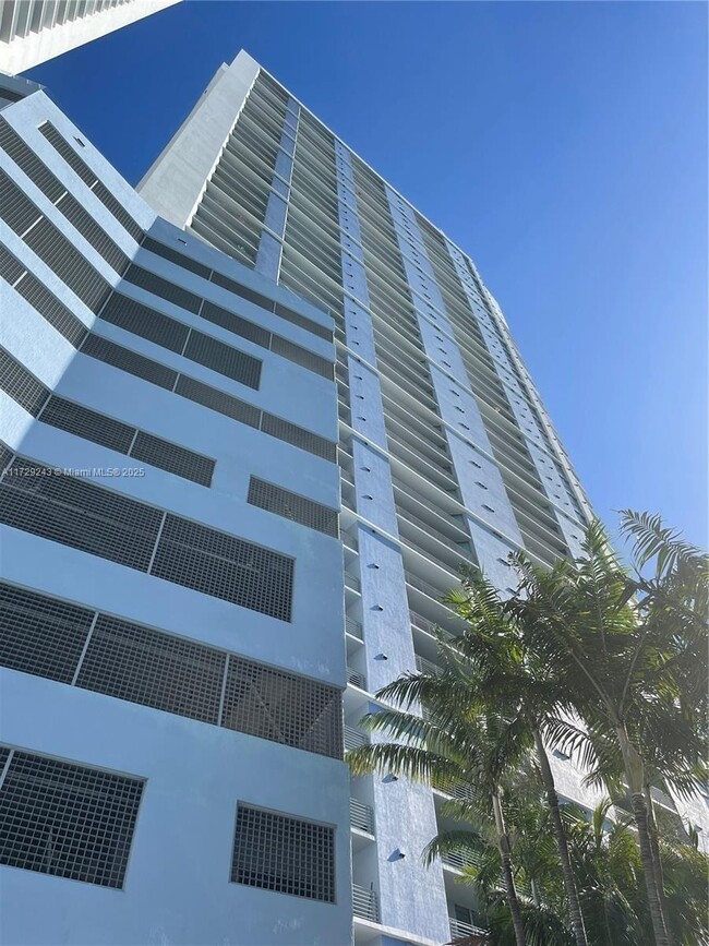 Building Photo - 335 S Biscayne Blvd