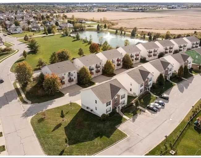 Building Photo - 700 Harbor Woods Dr