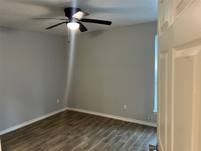 Building Photo - 2375 Virginia Ct