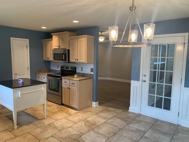 Building Photo - Stunning 3-Bedroom Home in Parish Crossing...