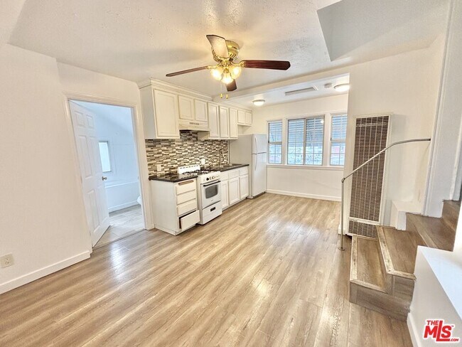 Building Photo - 288 S Coronado St