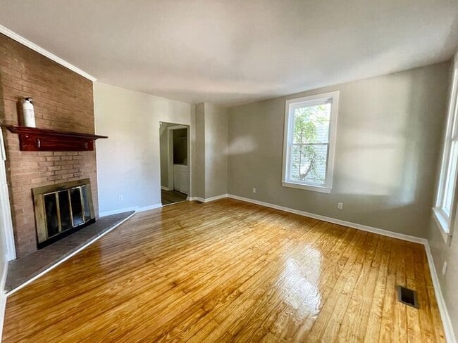 Building Photo - West Columbia-Offering Self Guided Tour with RENTLY!