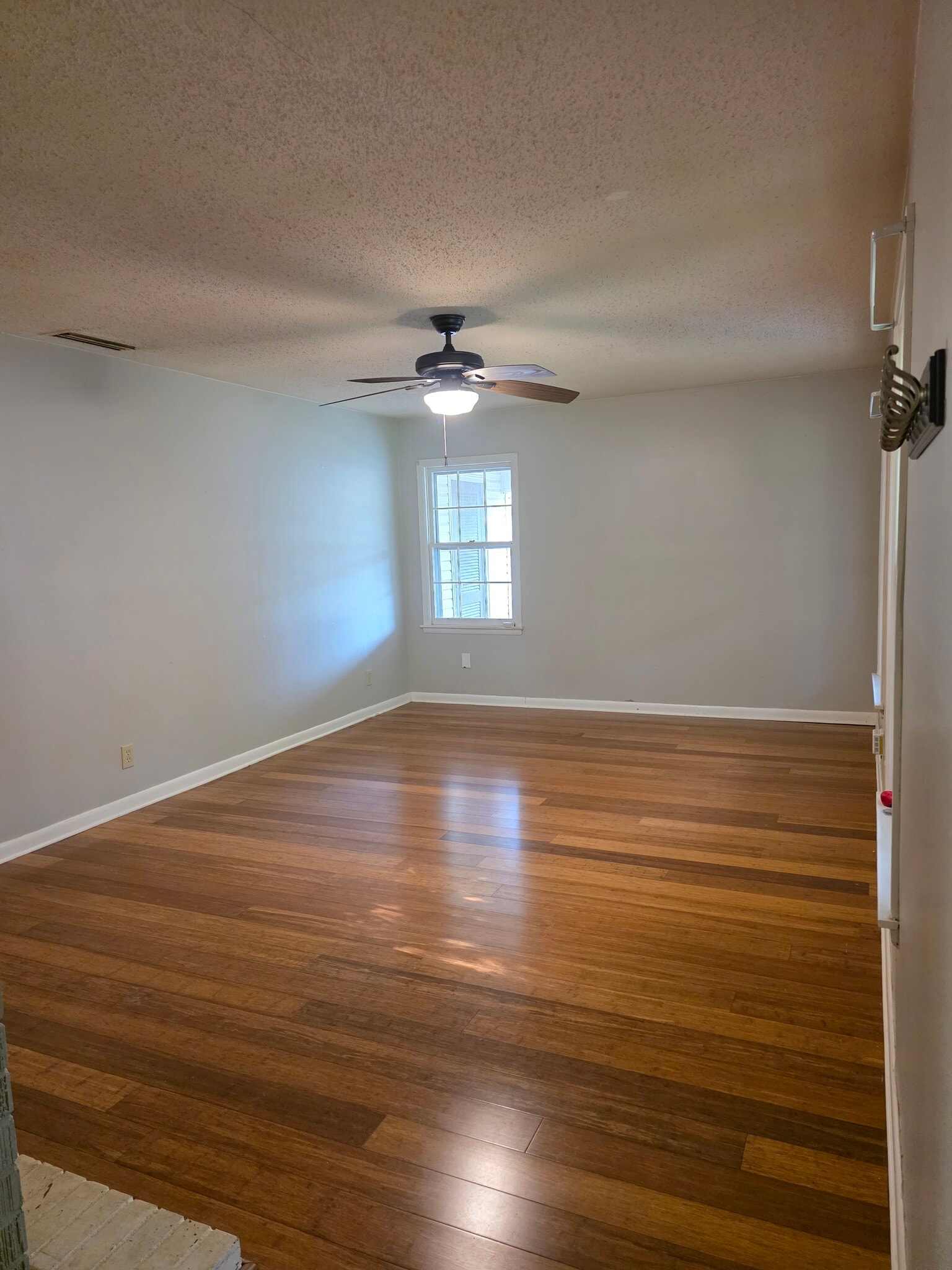 Building Photo - 906 Woodall Ln NW