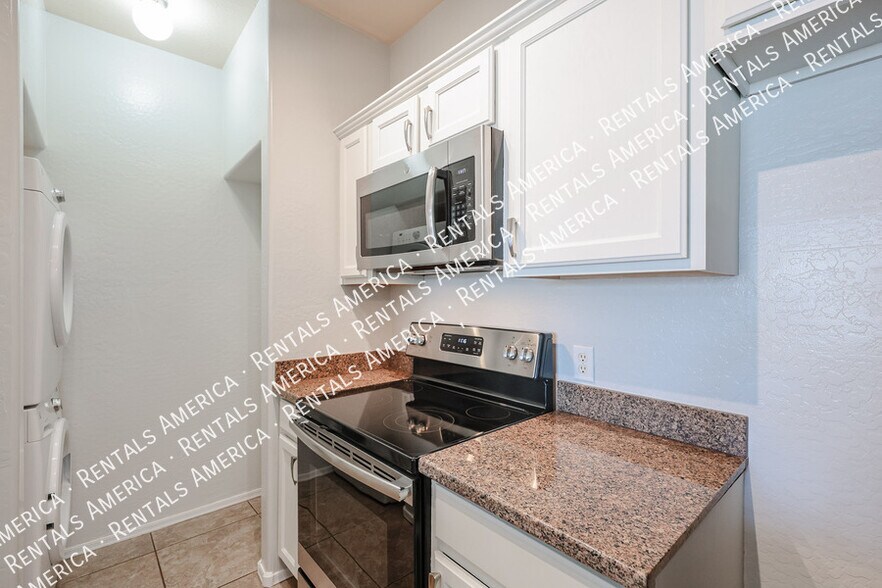 Building Photo - 2950 W Louise Dr