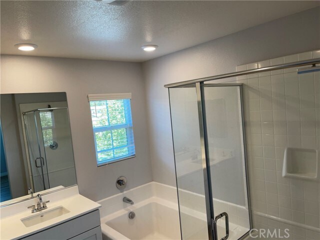 Building Photo - 2142 Lavender Ln