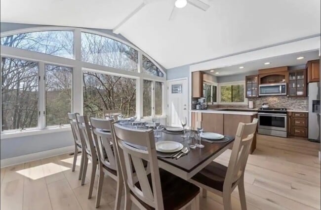 Primary Photo - 315 Goldfinch Pl