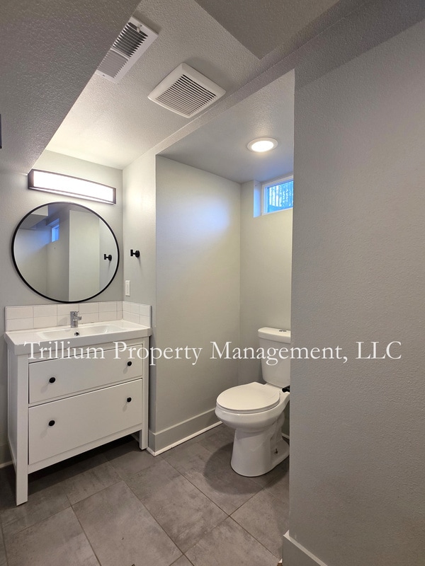 Building Photo - 7020 NE 17th Ave