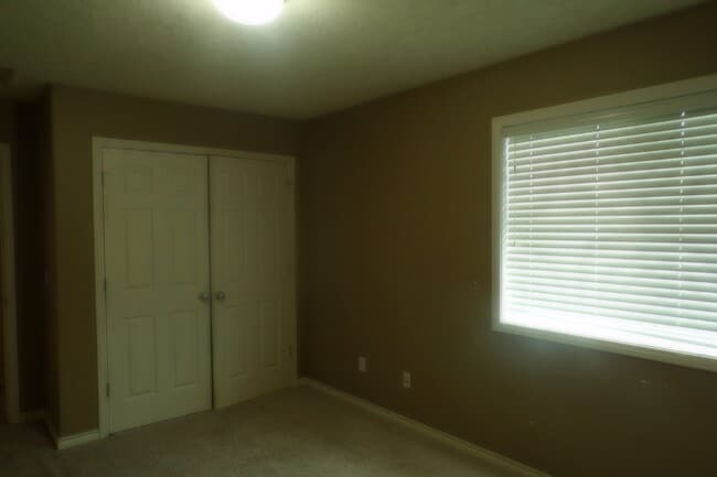 Building Photo - 15311 SE Bybee Dr