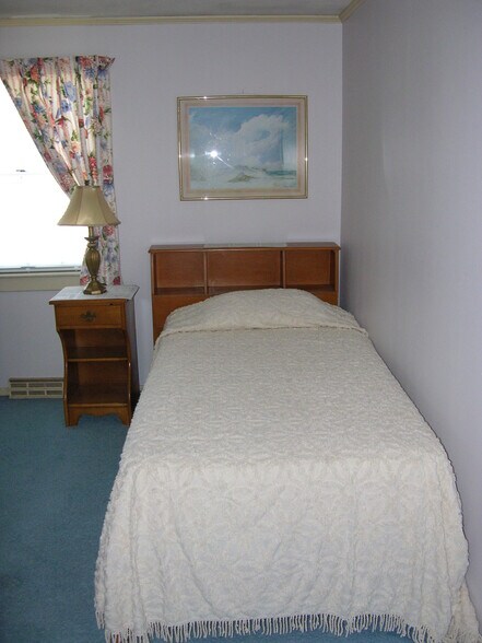 BR 3 wih a single Twin Bed - 10 Jackson St