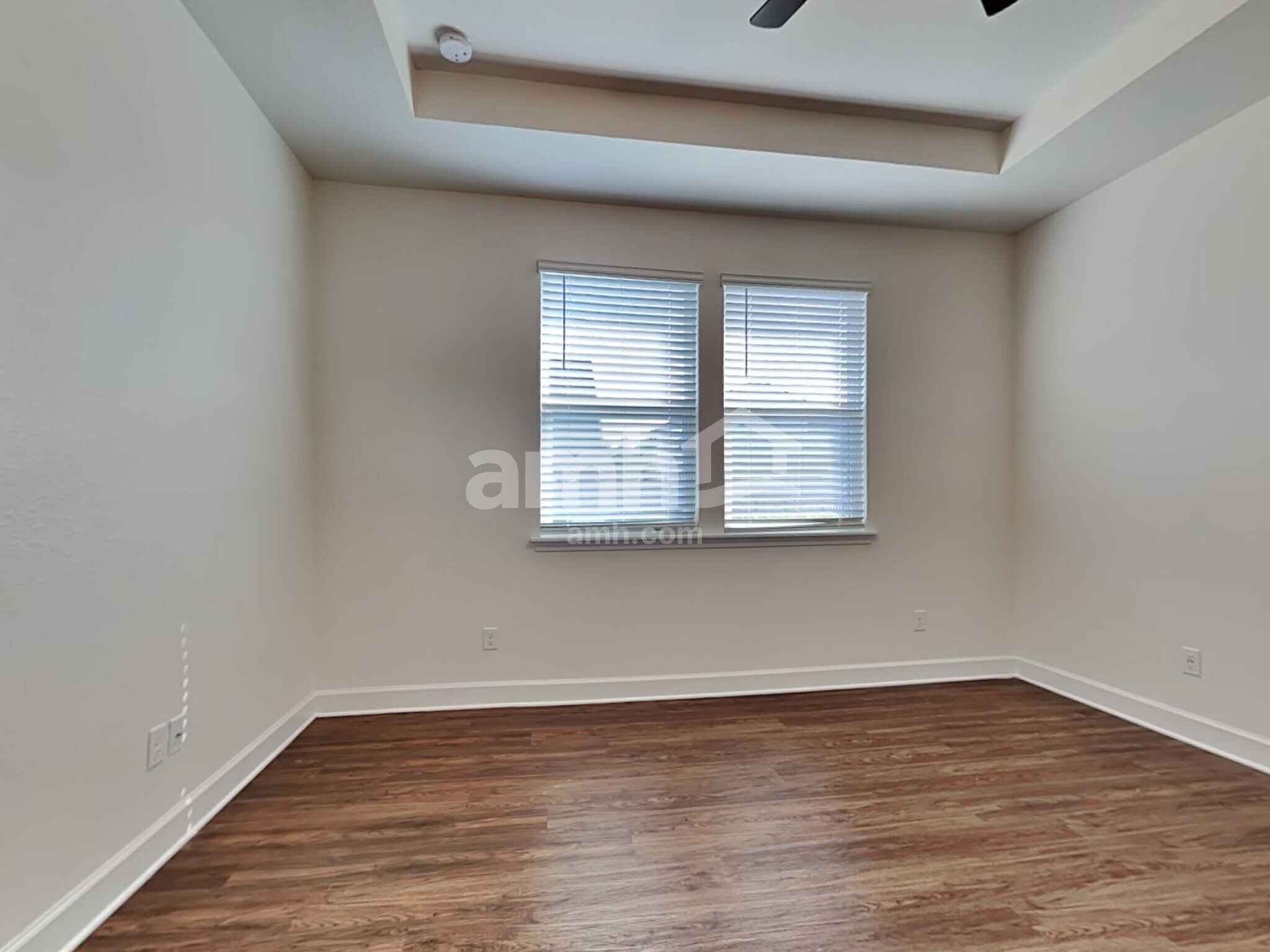 Building Photo - 460 Sandstone Dr