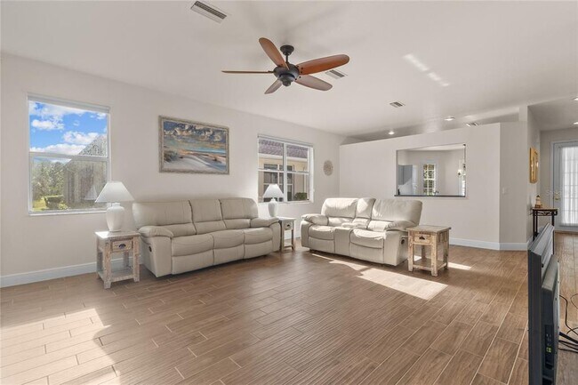 Building Photo - 1937 Scarlett Ave