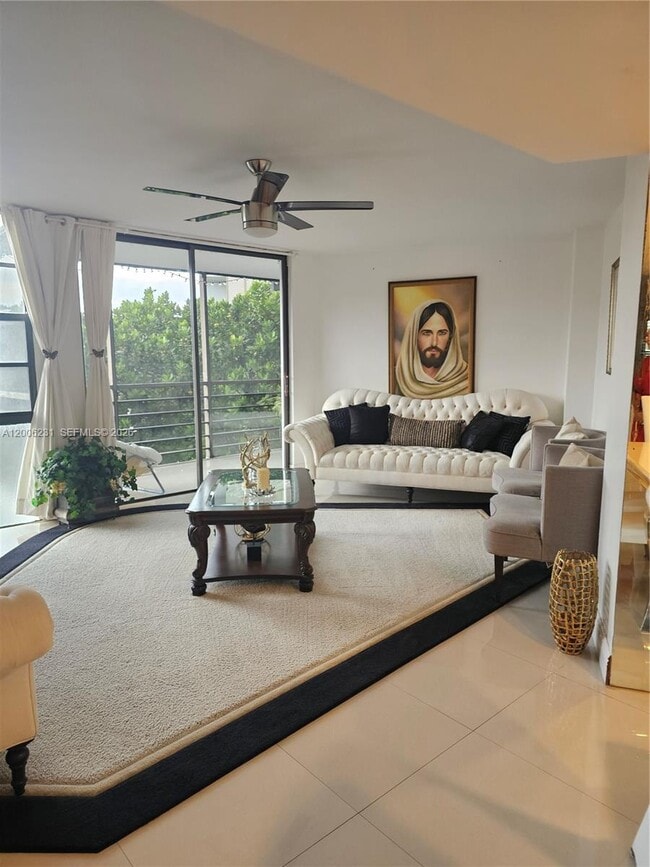 Building Photo - 20400 W Country Club Dr