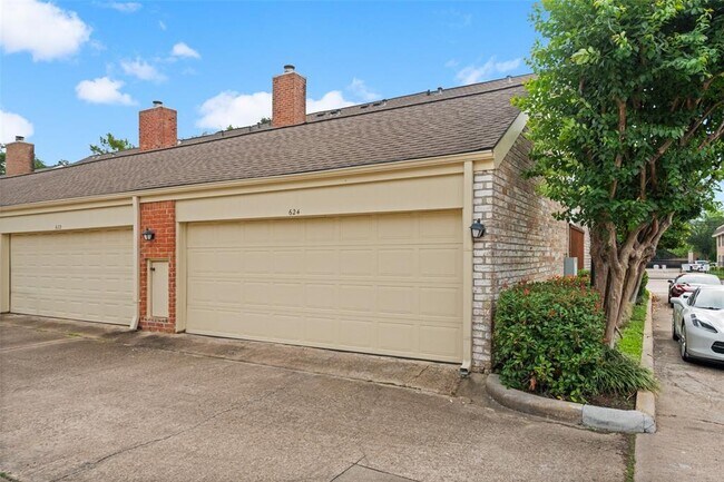Building Photo - 624 Augusta Dr