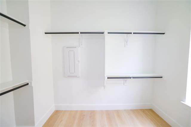 Building Photo - 306 E 7th St