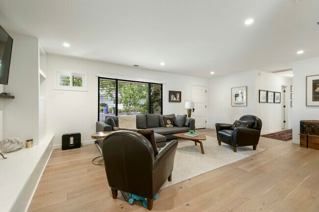 Building Photo - 4 Arch Way