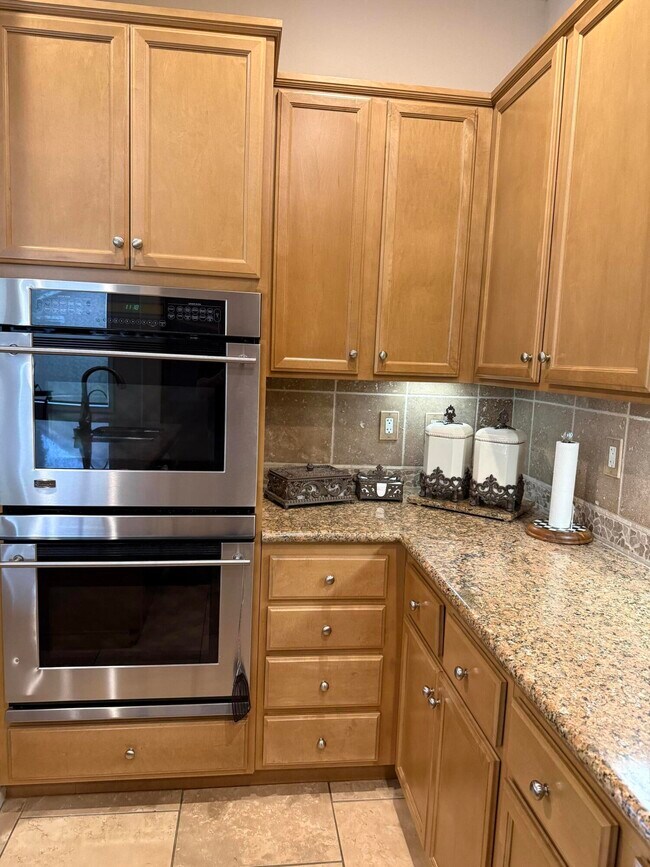 Building Photo - 60316 Aloe Cir