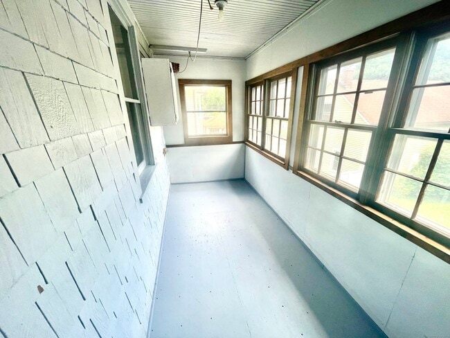 Building Photo - 64 E Pearl St