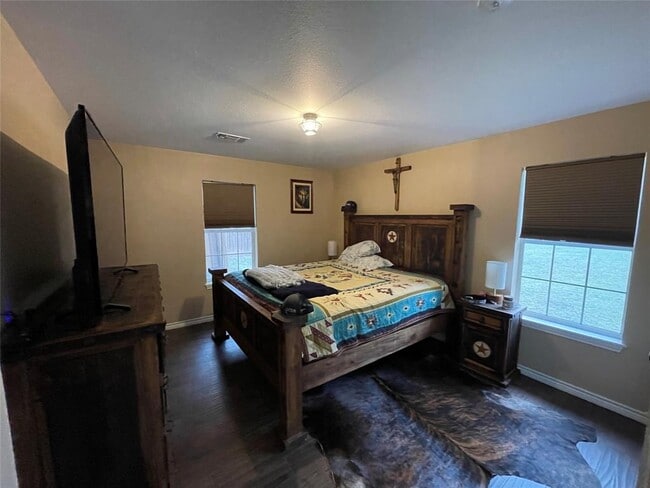 Building Photo - 940 E Guadalupe St