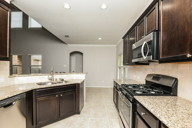Building Photo - 5864 Fir Tree Ln