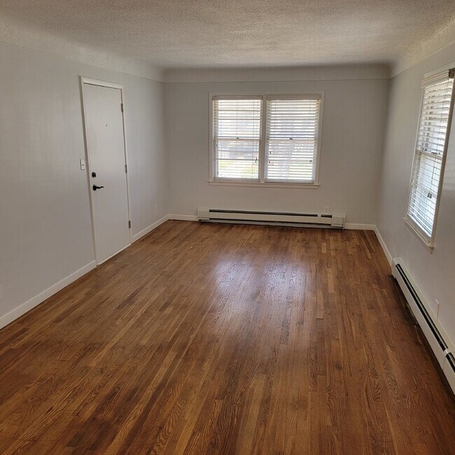 Building Photo - 2822 Kingman Blvd
