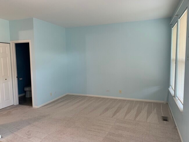 Building Photo - 929 Summit Creek Dr
