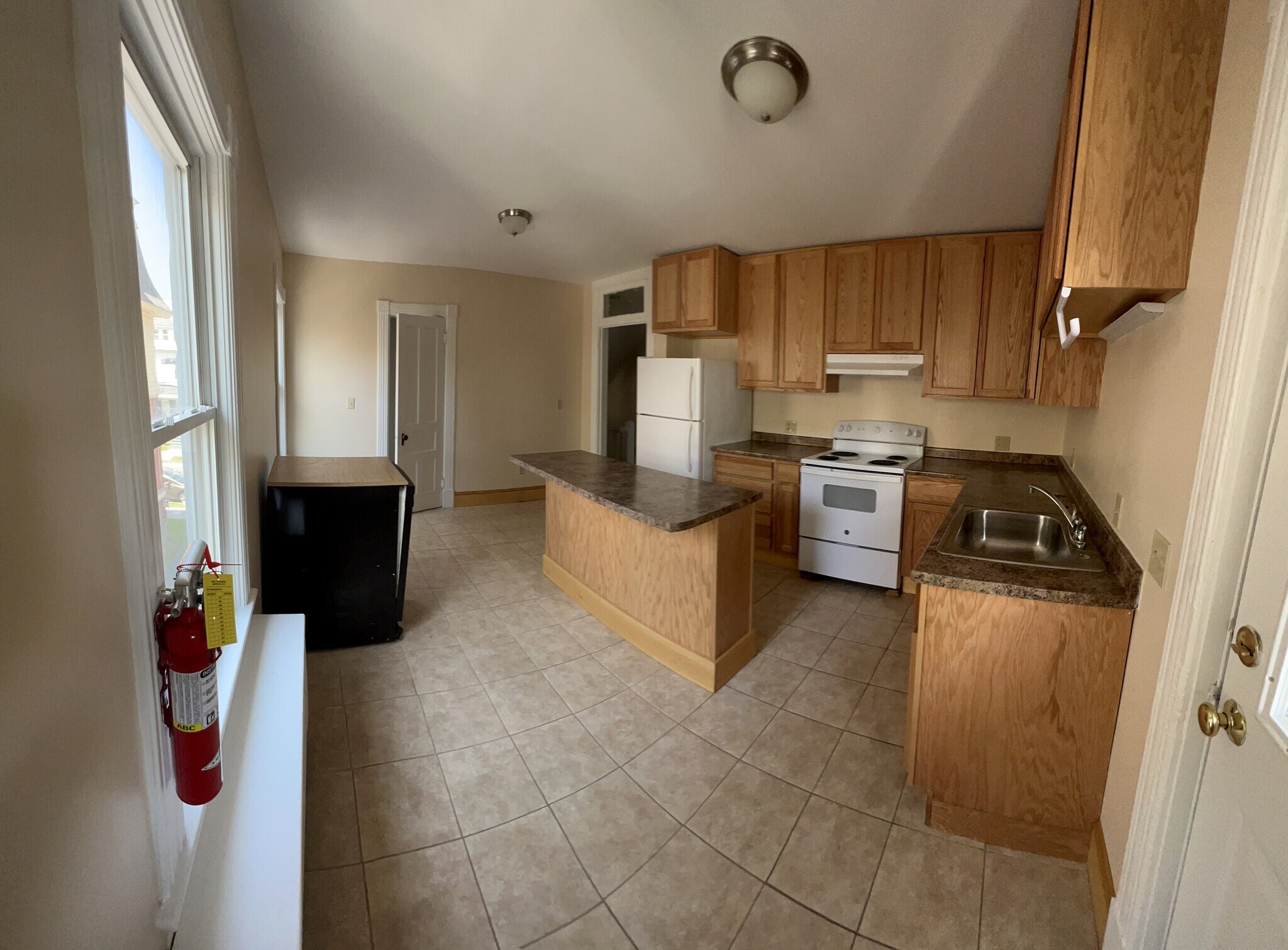 Building Photo - 9 Hickok Pl