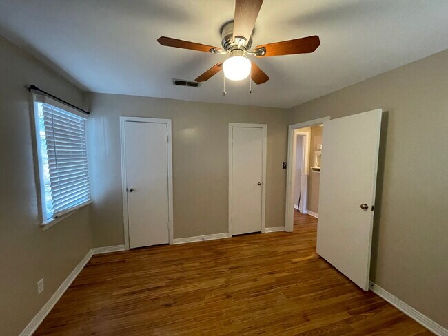 Building Photo - BEAUTIFUL HOUSE NEAR MEDICAL AND TTU