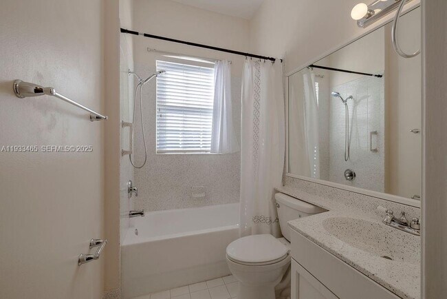 Building Photo - 2536 Bella Vista Cir