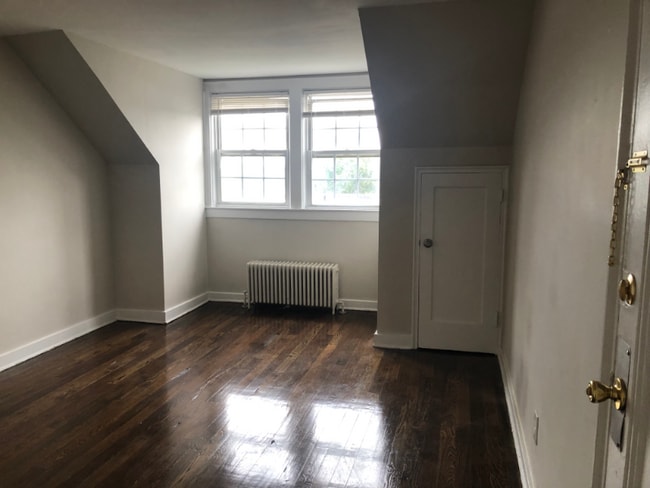 Building Photo - 500 Alma Terrace