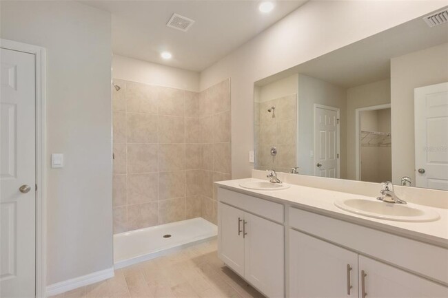 Building Photo - 25361 Doredo Dr