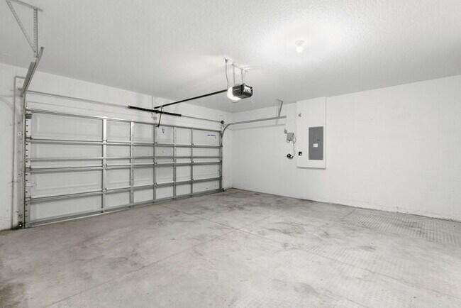 Building Photo - LIKE3 NEW Home For Rent in Avalon Park West!